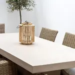First Row Εστεπόνα