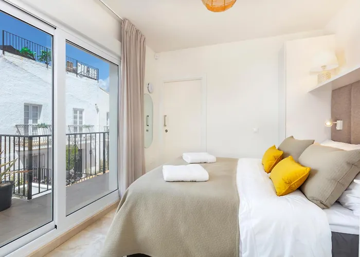 First Row 에스테포나