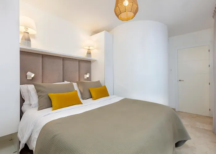 빌라 First Row 에스테포나